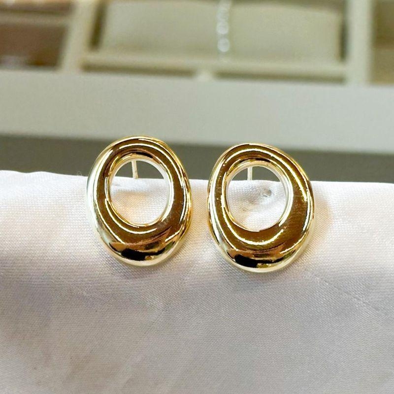 Brinco Orgânico Oval Vazado