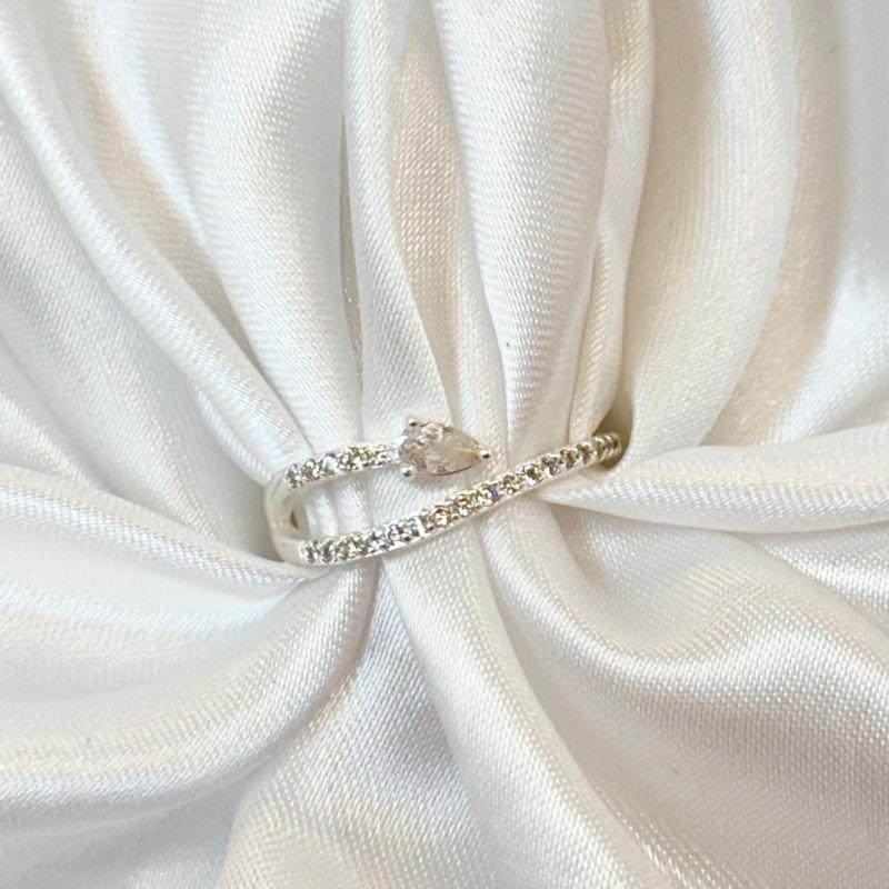 Anel Cravejado com Gota Zircônia