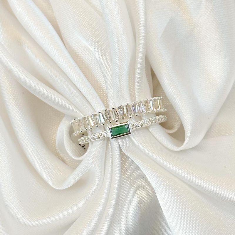 Anel Duplo Cravejado com Pedra Verde