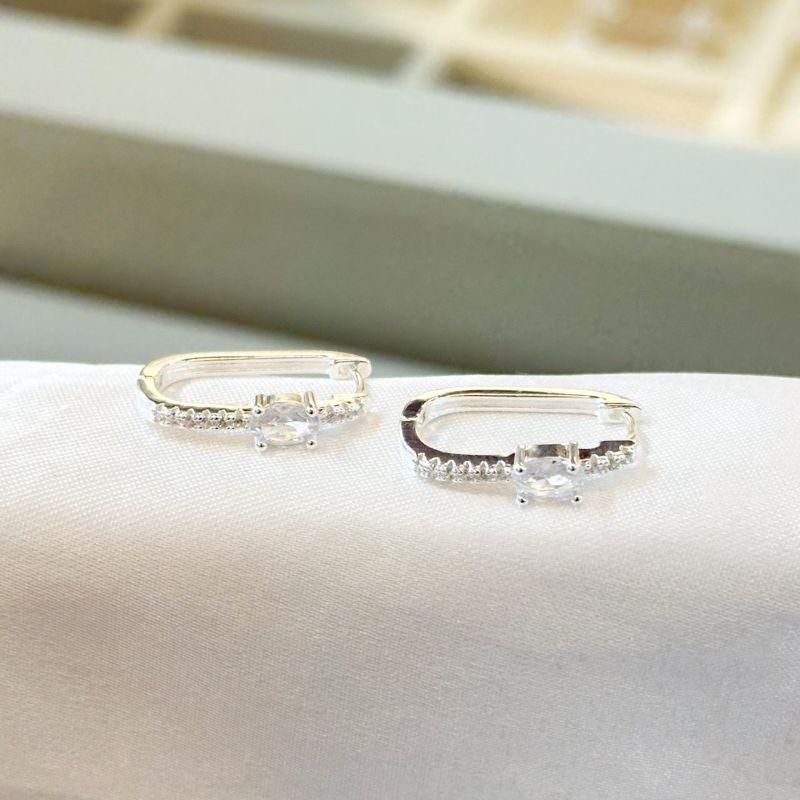 Brinco Argolinha Retangular com Zircônia Redonda