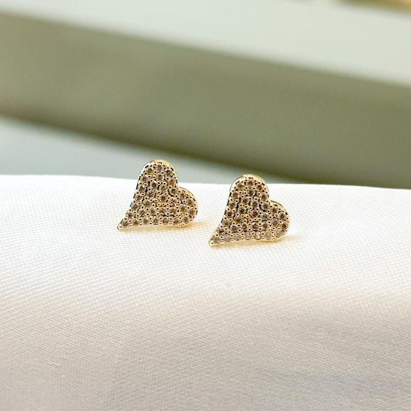 Brinco Coração Cravejado Ponta Fina