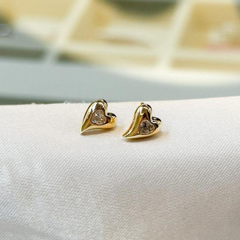 Brinco Coração Liso Zircônia Centro