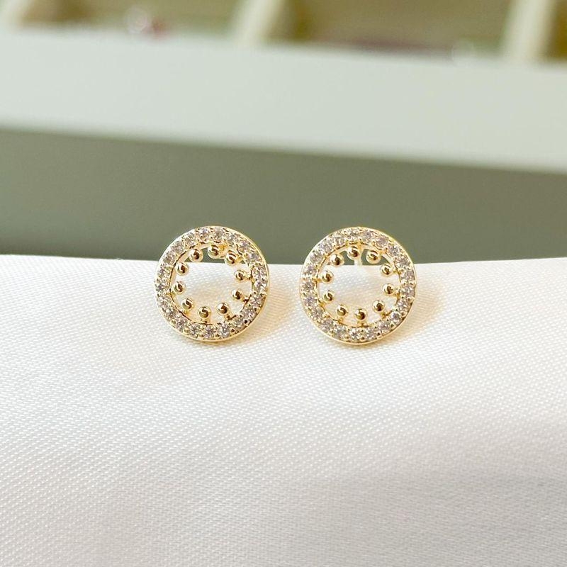 Brinco Redondinho Cravejado com Pontinhos