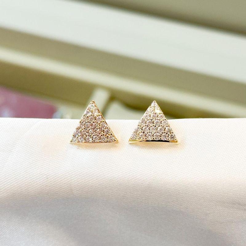 Brinco Triângulo Cravejado