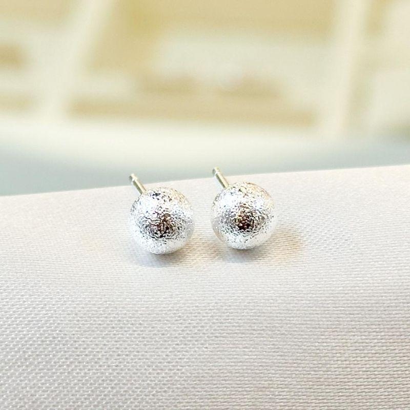 Brinco Bolinha Fosca M