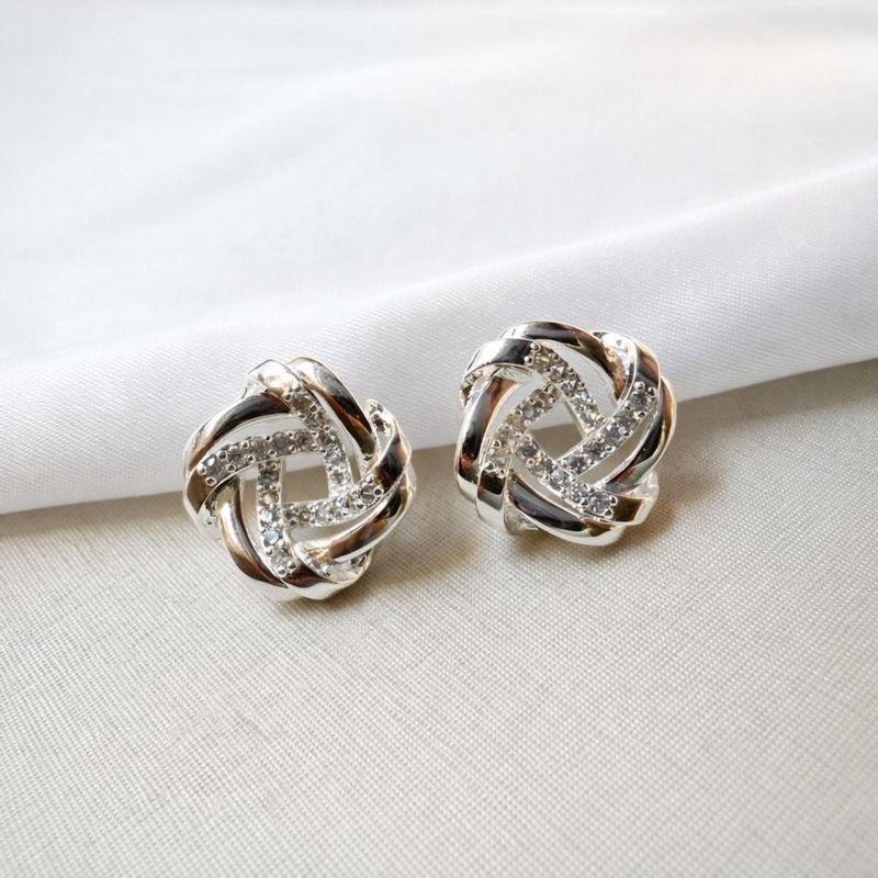 Brinco Nó Cravejado