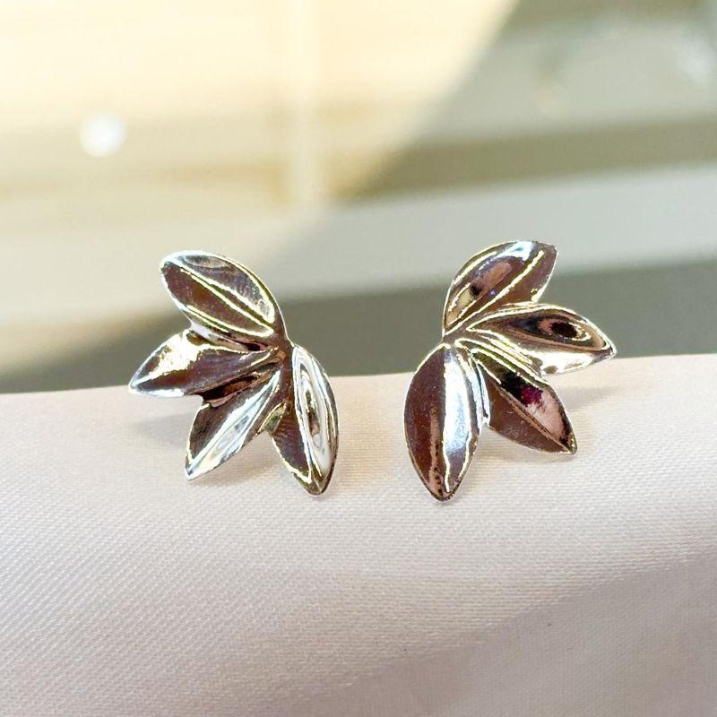 Brinco Quatro Pétalas