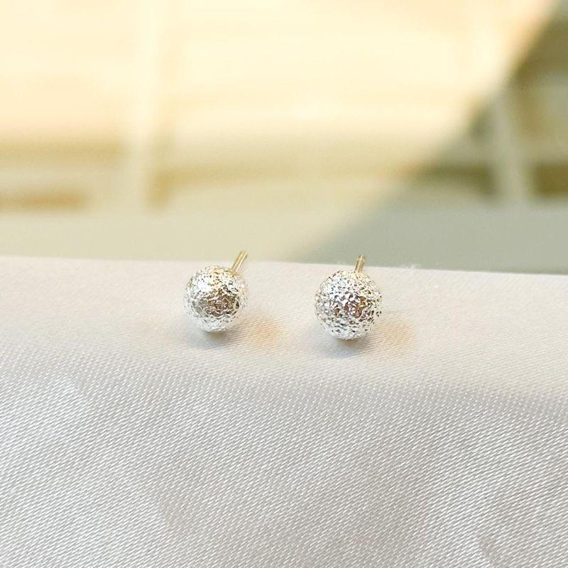 Brinco Bolinha Trabalhada M