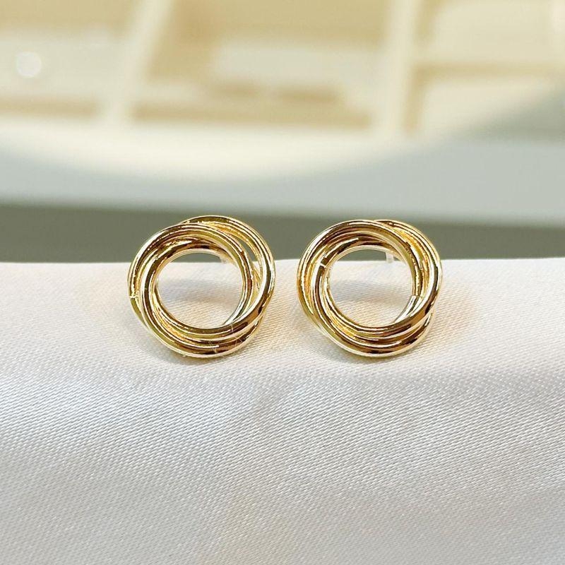 Brinco Três Fios Vazado