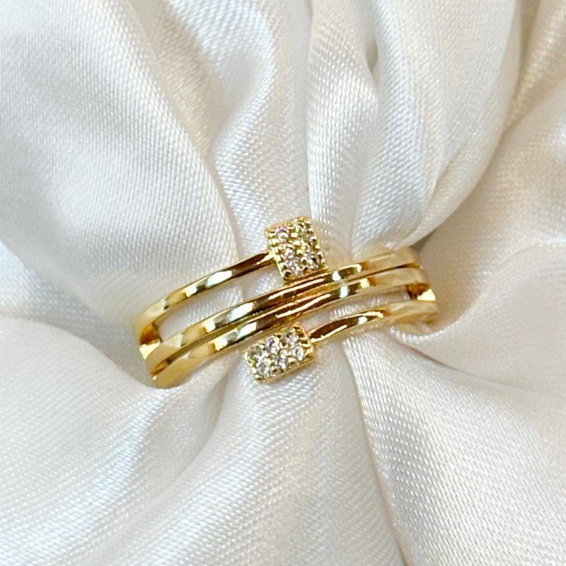 Anel Linhas e Retangulos Cravejados