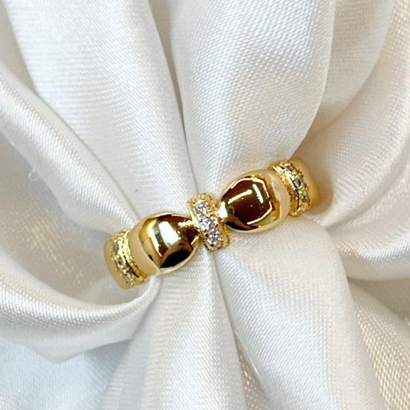 Anel Oval com Zircônias