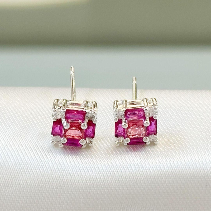 Brinco Quadrado Rosa