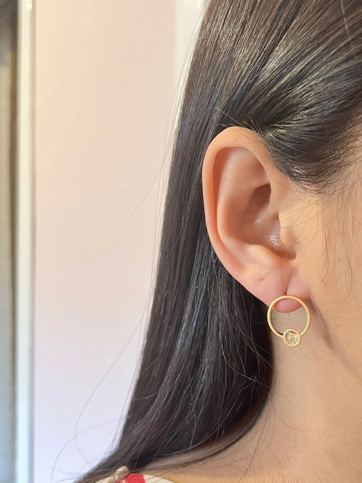 Brinco Círculo com Zirconia