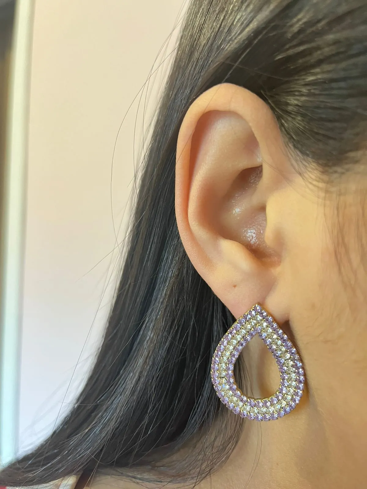 Brinco Gota Strass Roxo