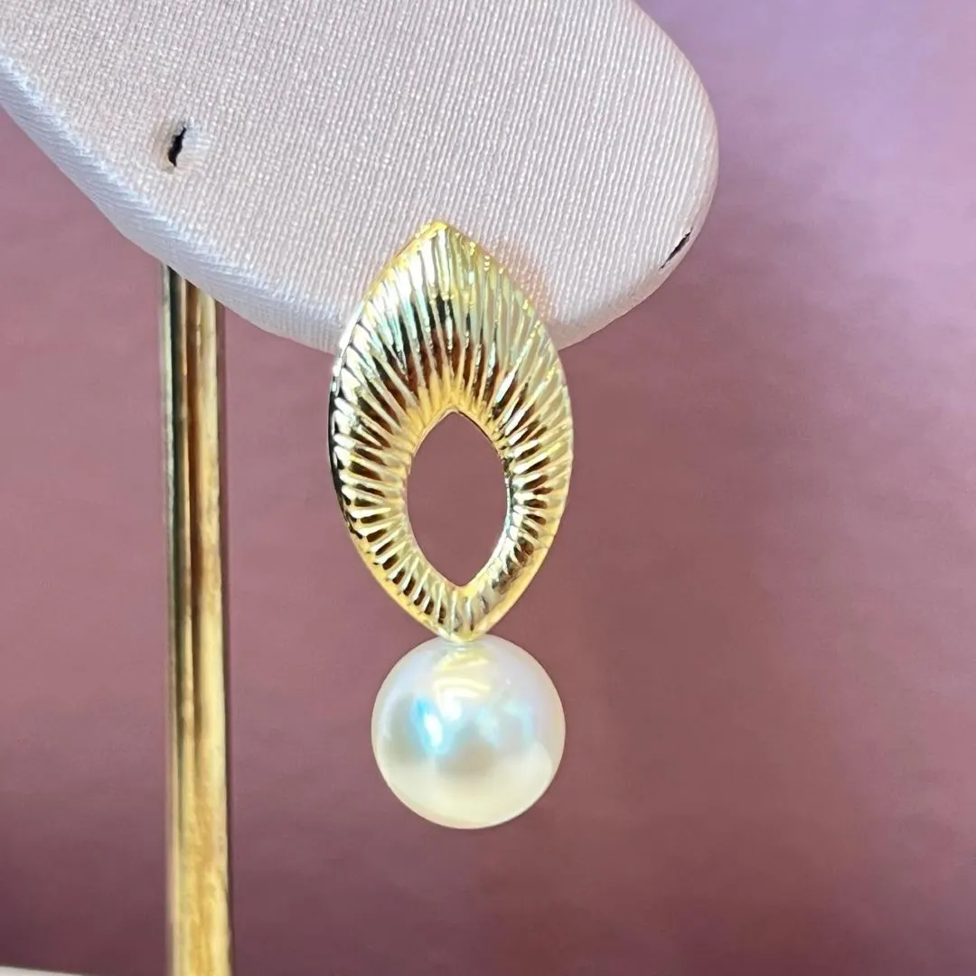 Brinco Oval com Pérola