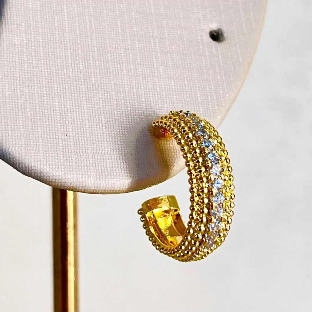 Brinco Argola com Detalhes