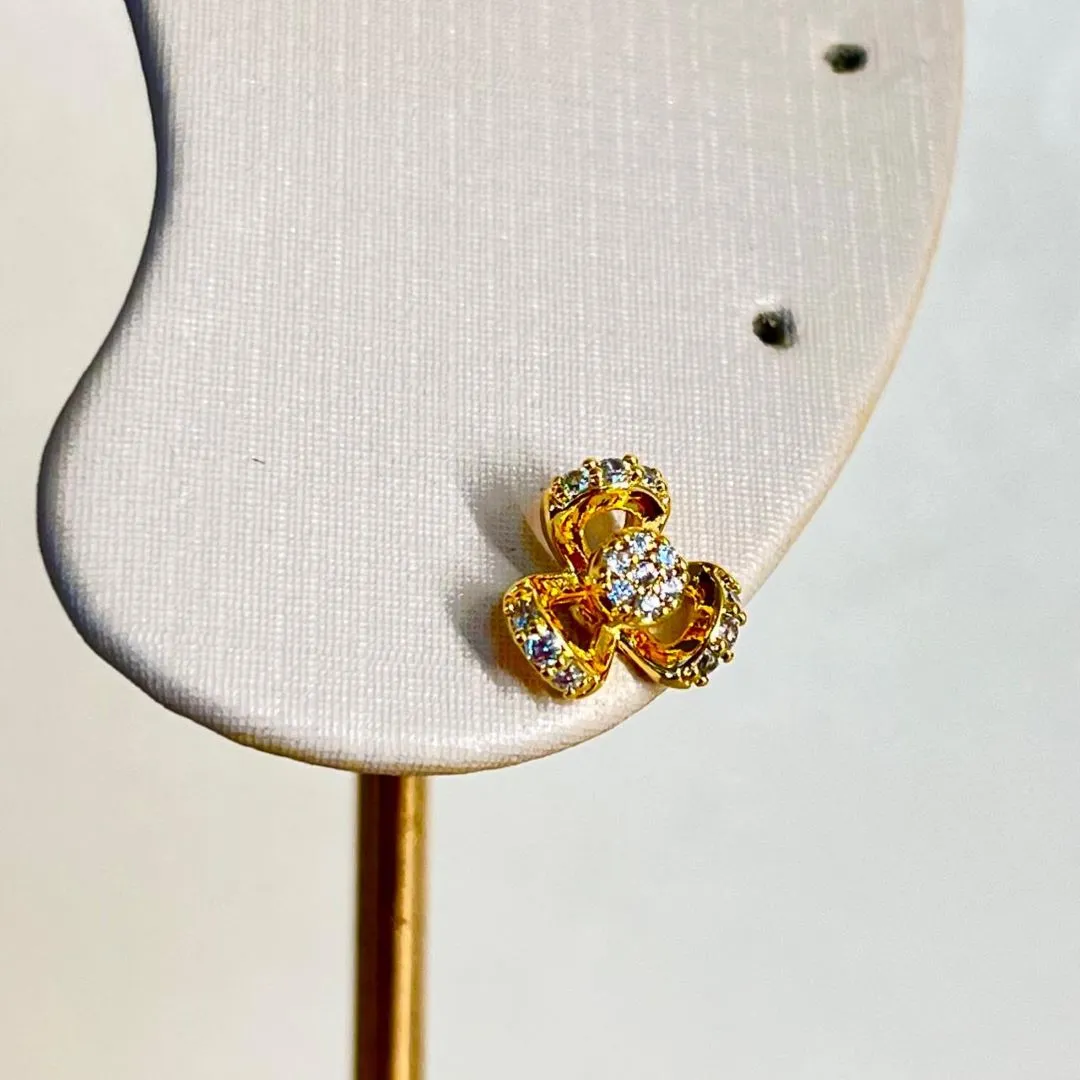Brinco Flor Três Pontas