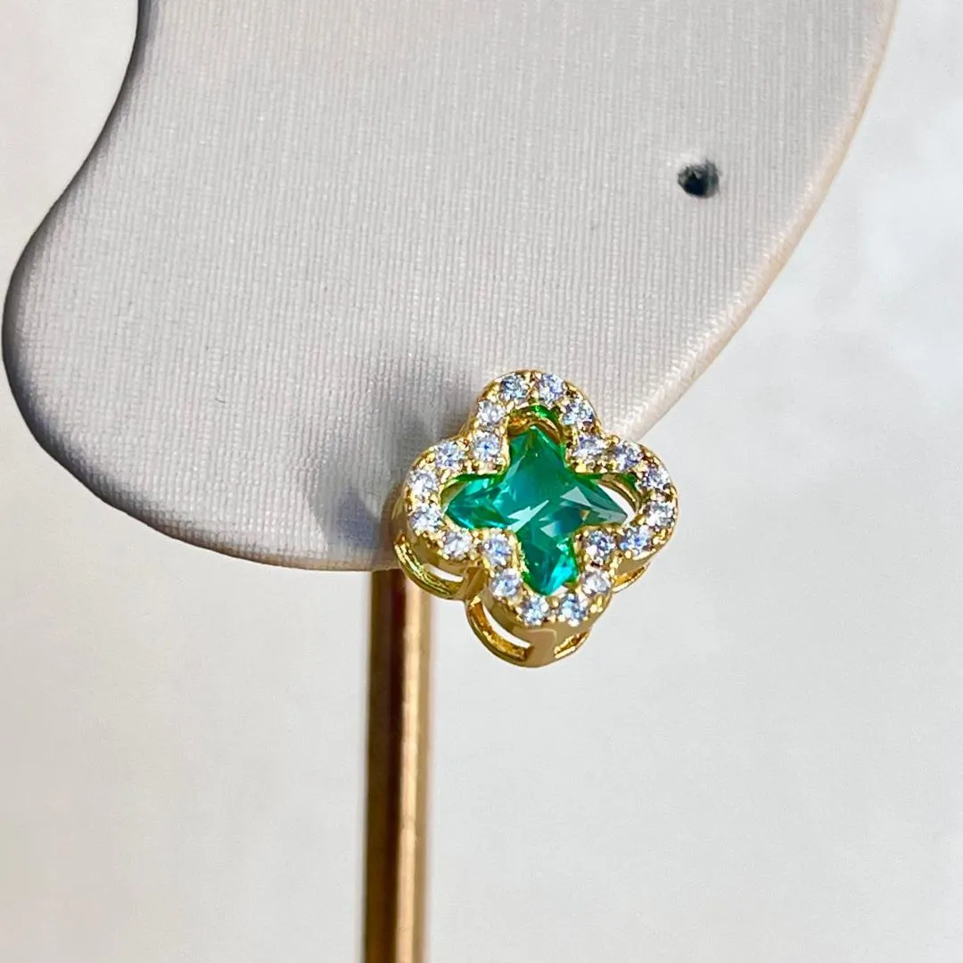 Brinco Van Cleef Cravejado Verde