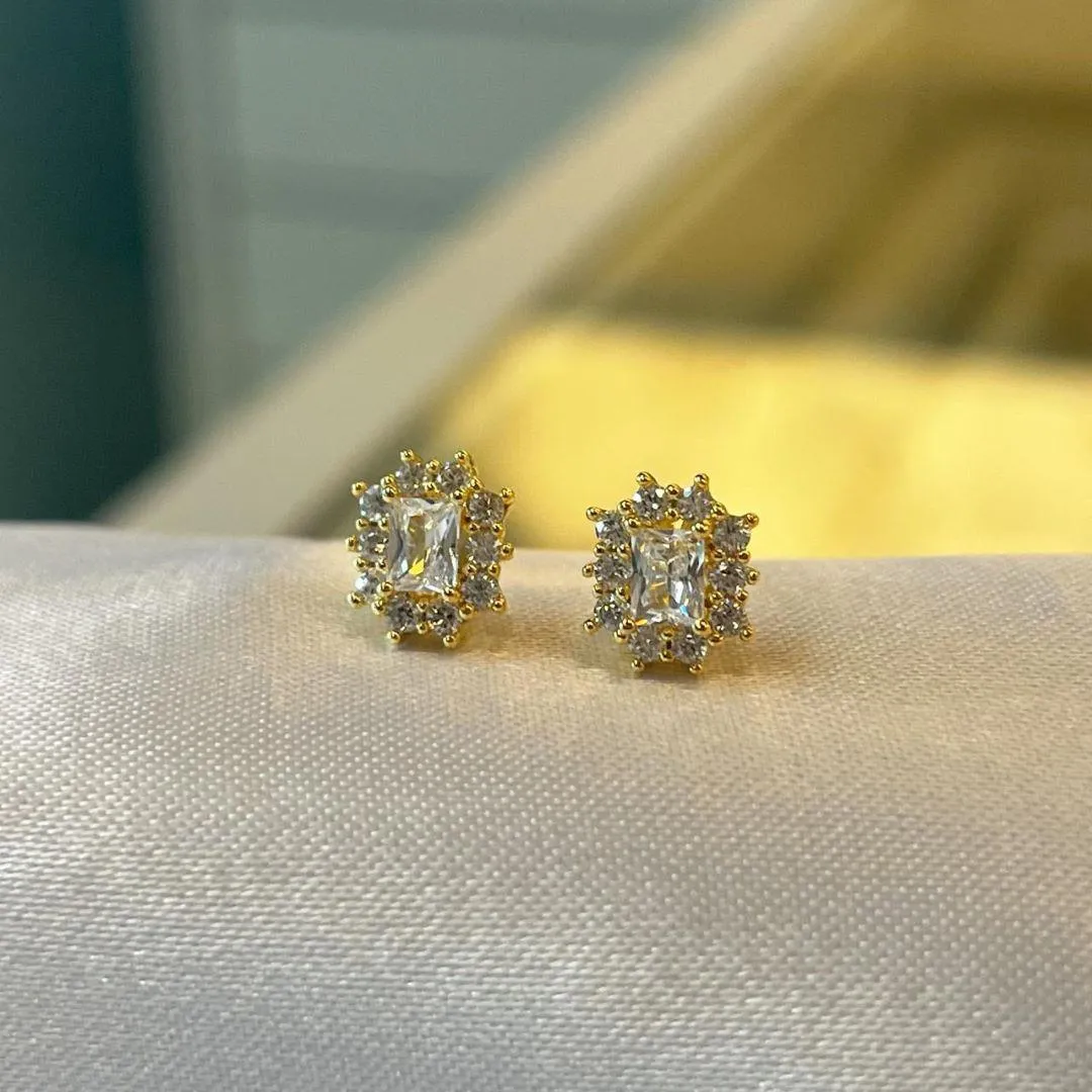 Brinco Flor com Zircônia Retângular