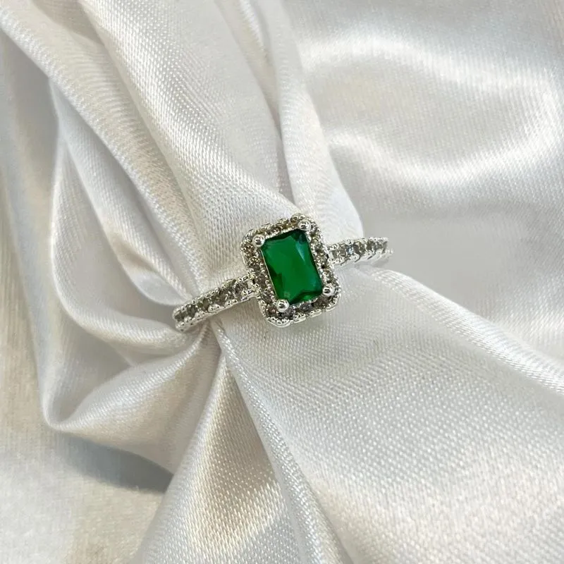 Anel Zircônia Verde Cravejado Borda