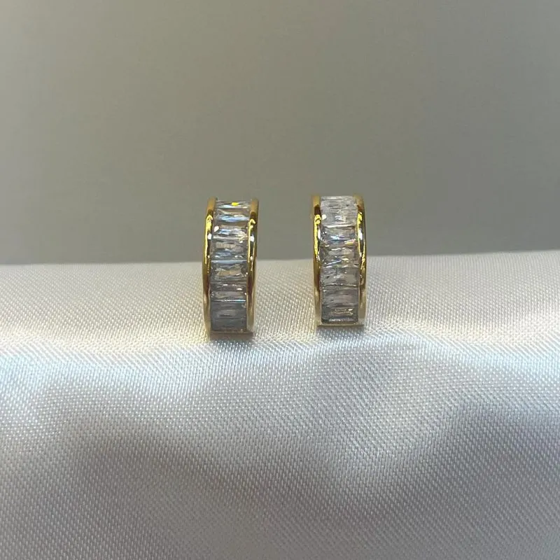 Brinco Argola Zircônia Baguetes