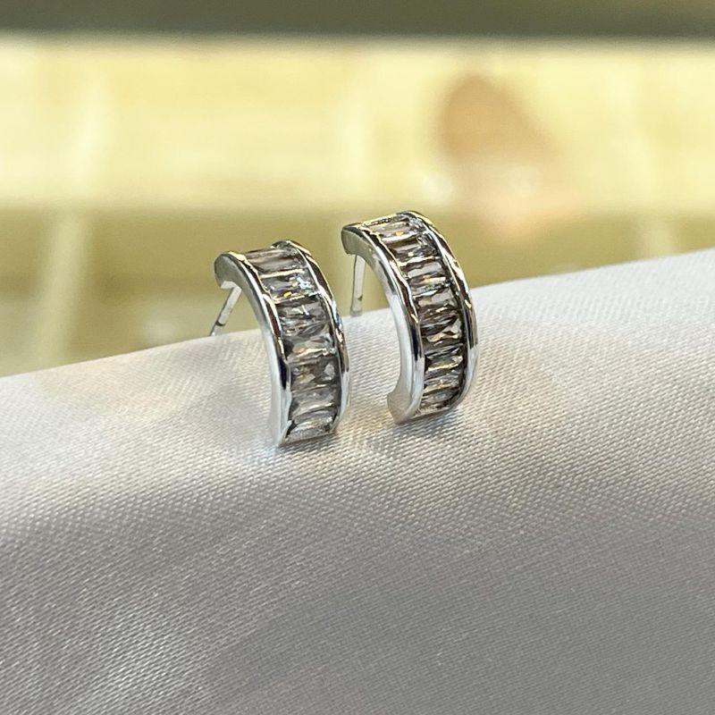 Brinco Argola Zircônia Baguetes