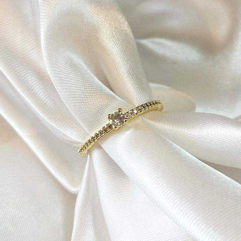 Anel Solitário Aro Cravejado