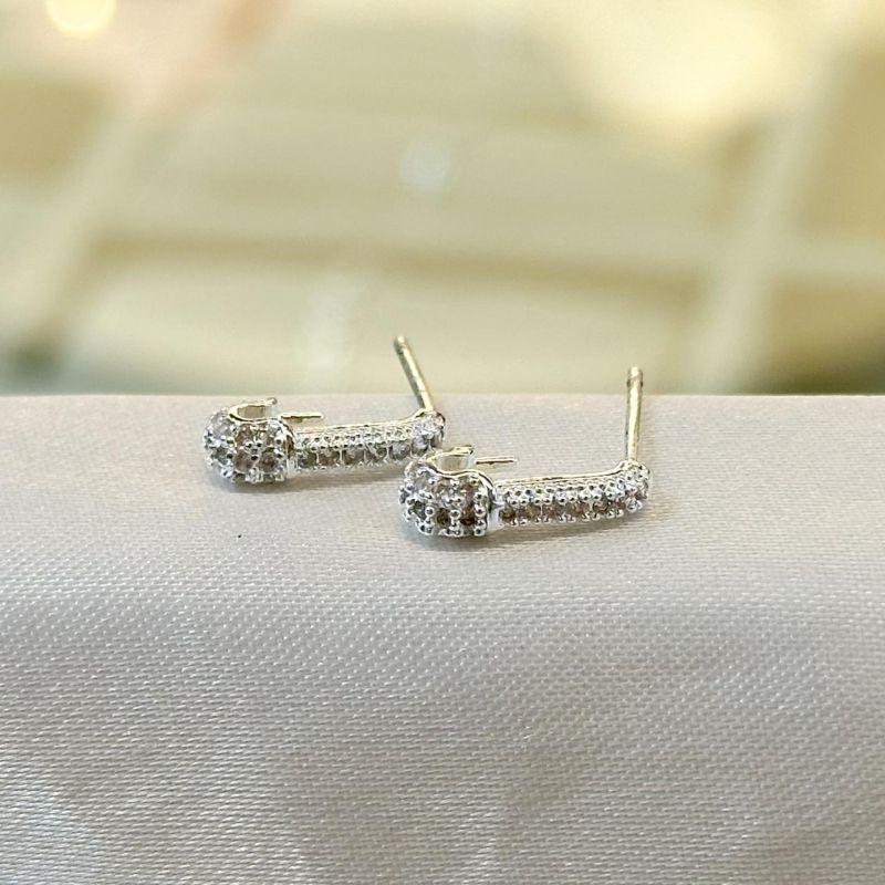 Brinco Alfinete Cravejado