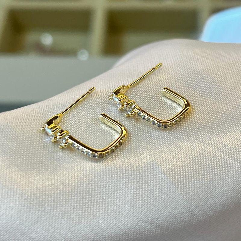 Brinco Argola Retângular Cravejada