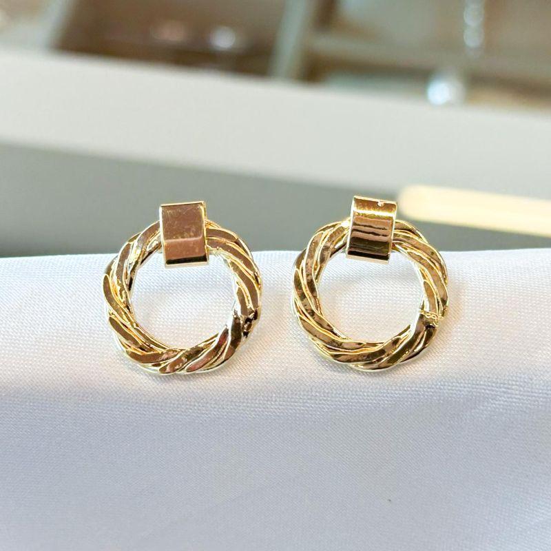 Brinco Círculo Trançado Vazado