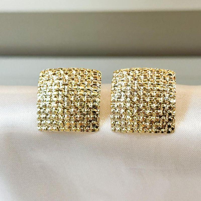 Brinco Quadrado Martelado