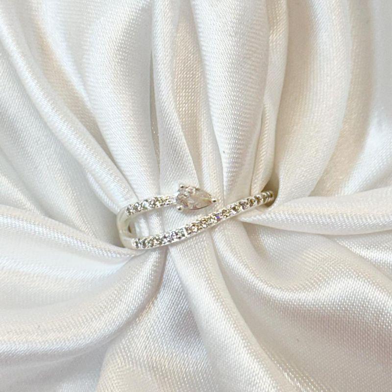 Anel Cravejado com Gota Zircônia