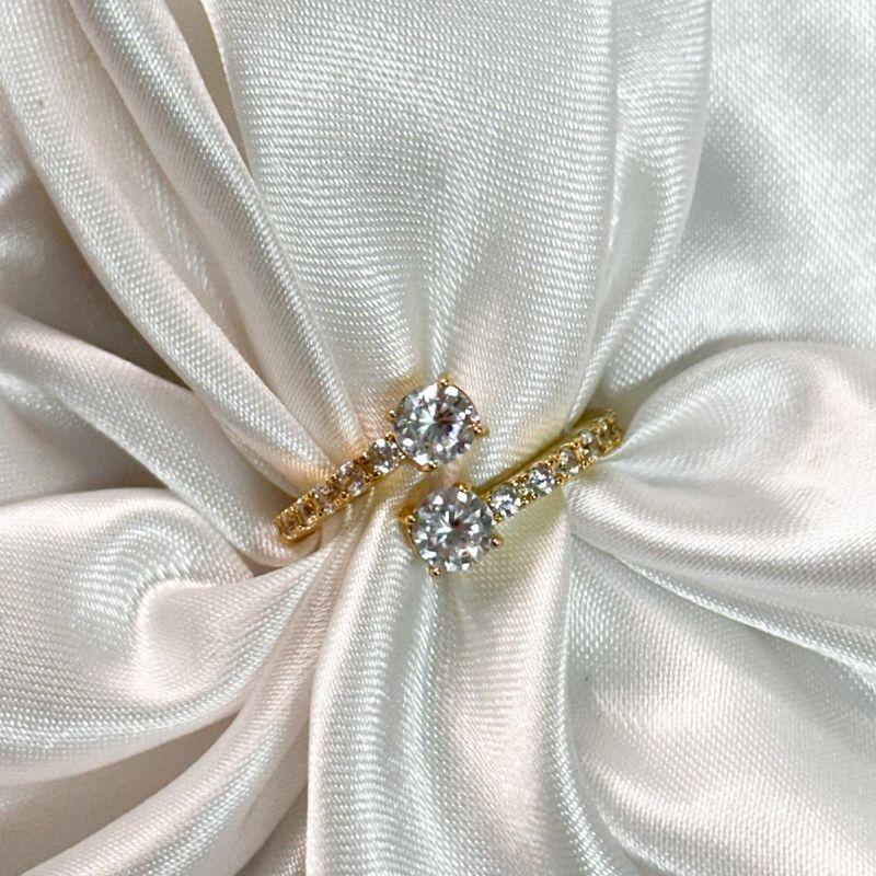 Anel Duas Zircônias Cravejado