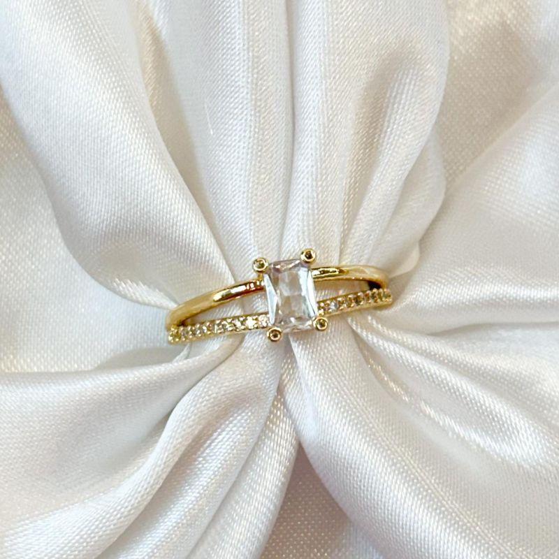 Anel Zircônia Retângular Aro Liso e Cravejado