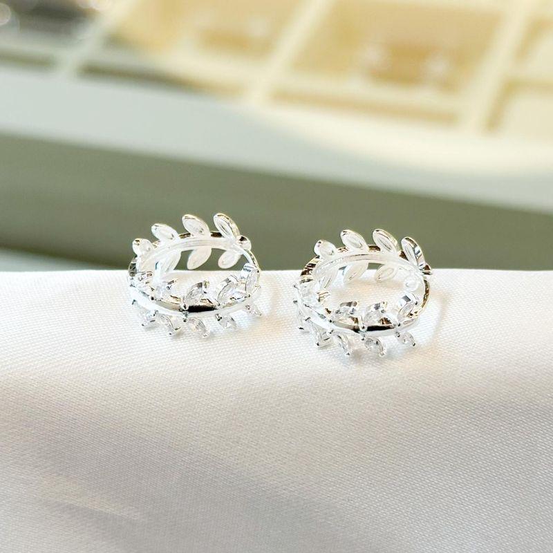 Brinco Argolinha Folhas Navetes