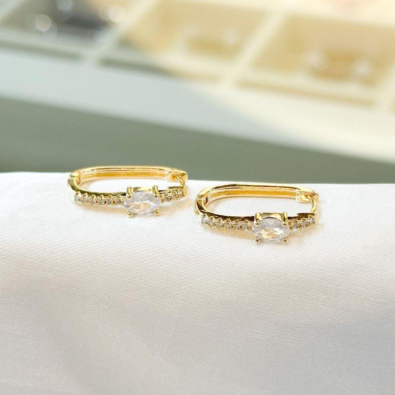 Brinco Argolinha Retangular com Zircônia Redonda