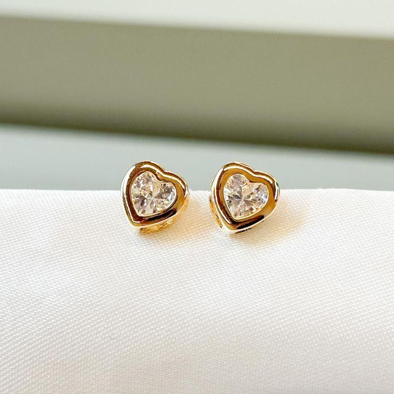 Brinco Coração Zircônia Borda Lisa