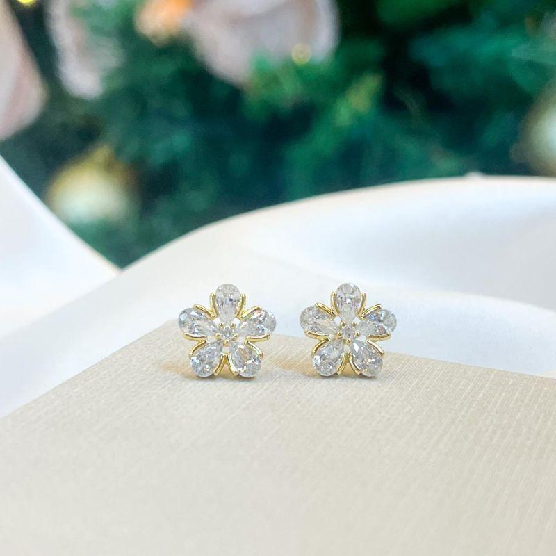 Brinco Flor Zircônias