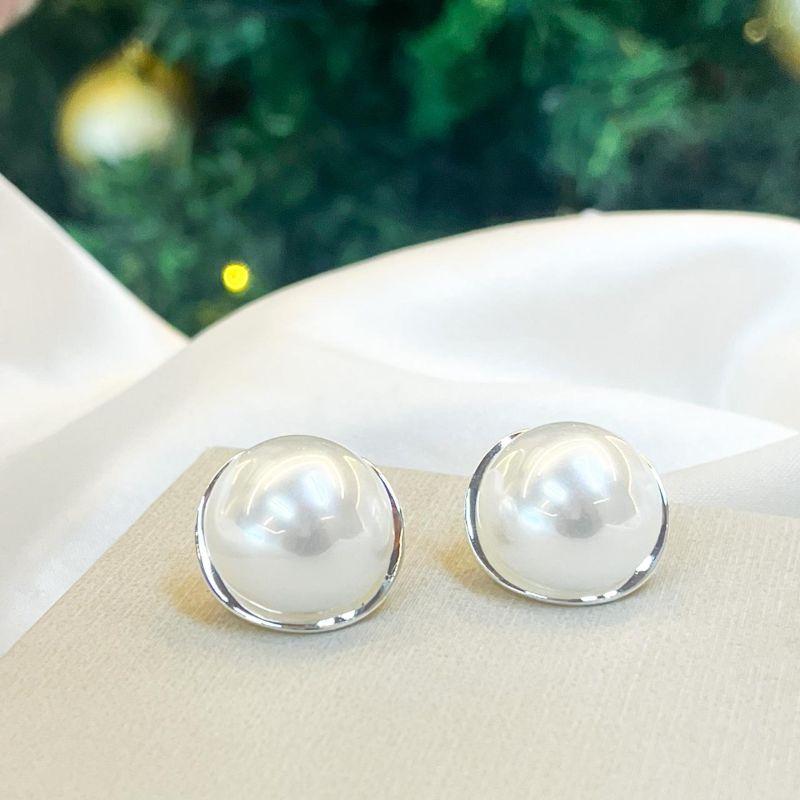 Brinco Pérola Borda Ondulada