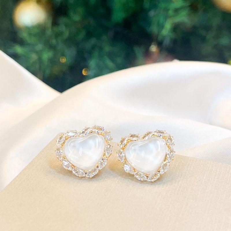 Brinco Pérola Coração Zicônias