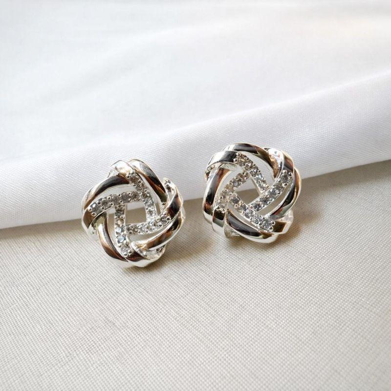 Brinco Nó Cravejado