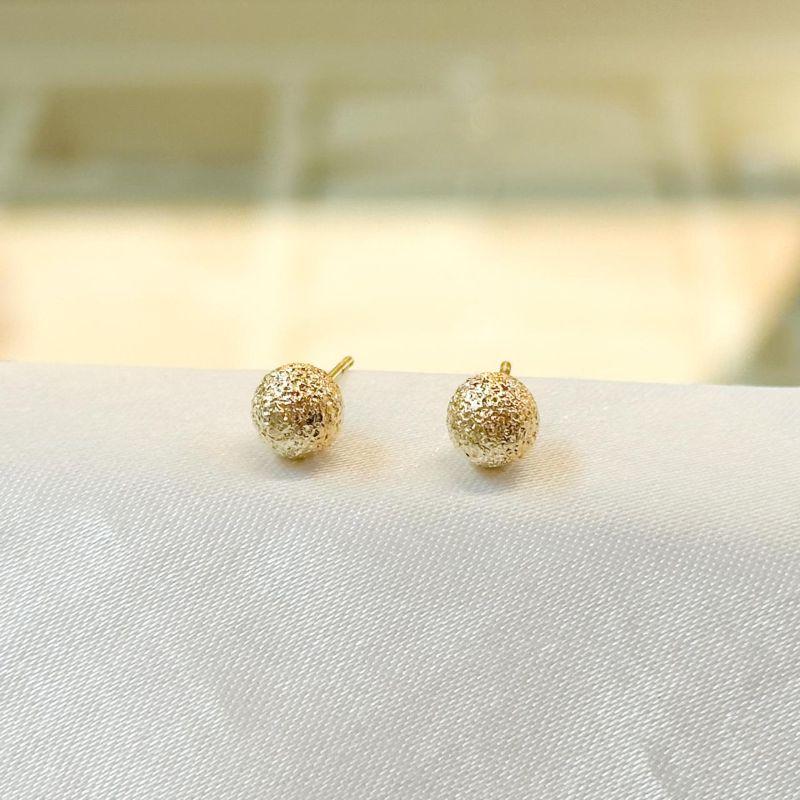 Brinco Bolinha Trabalhada M