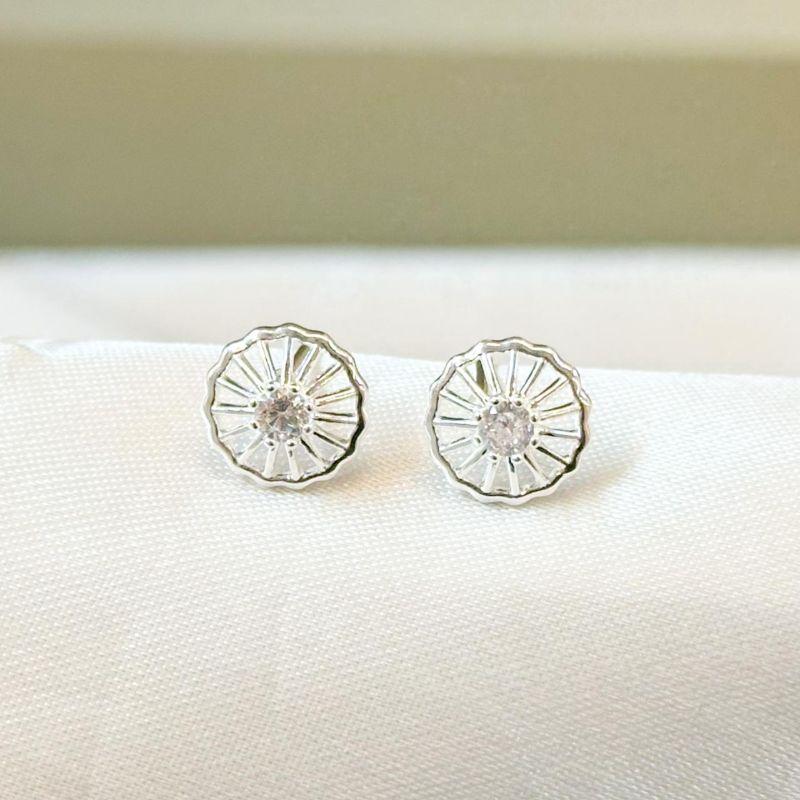 Brinco Circulo Zircônia no Meio