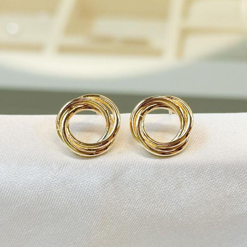 Brinco Três Fios Vazado