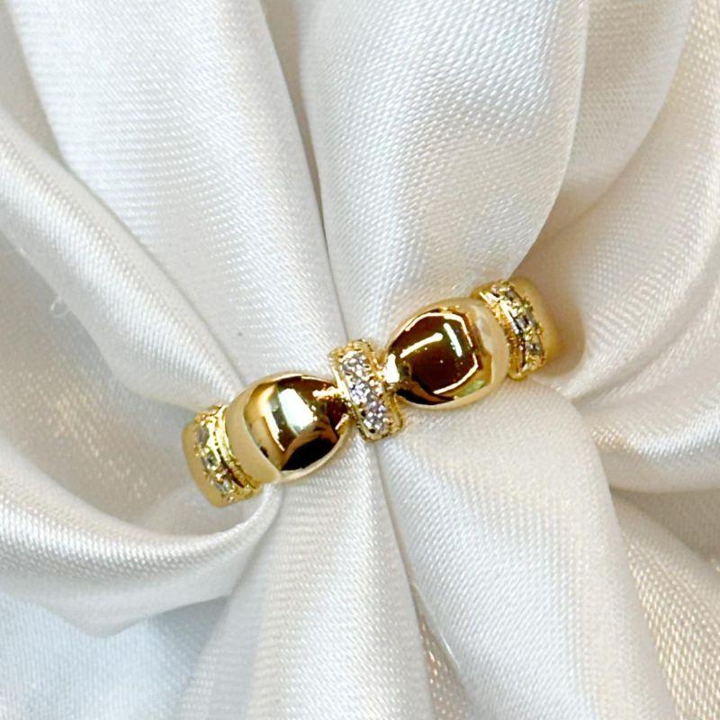 Anel Oval com Zircônias