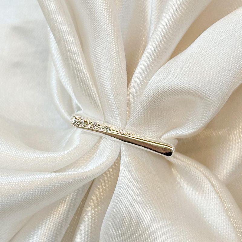 Anel Reto Detalhe Cravejado