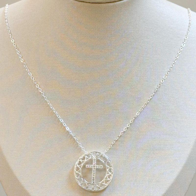 Colar Circulo Corações e Cruz Central