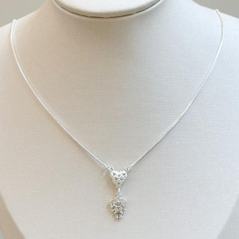 Colar Coração Cravejado Uma Menina