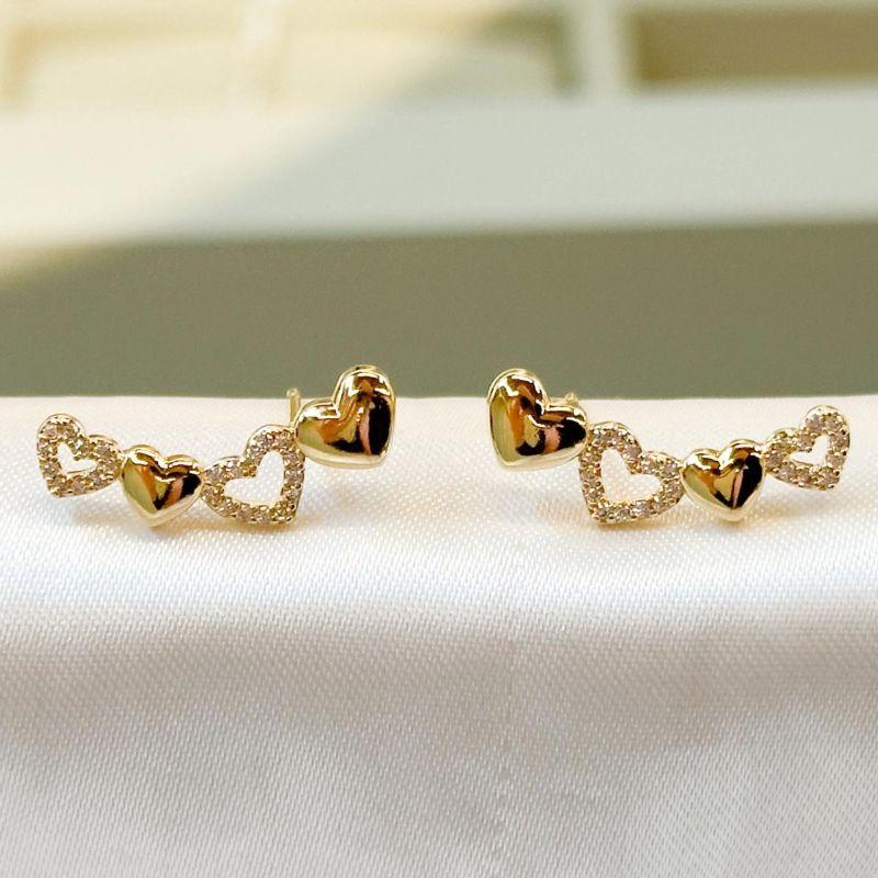 Brinco Earcuff Corações